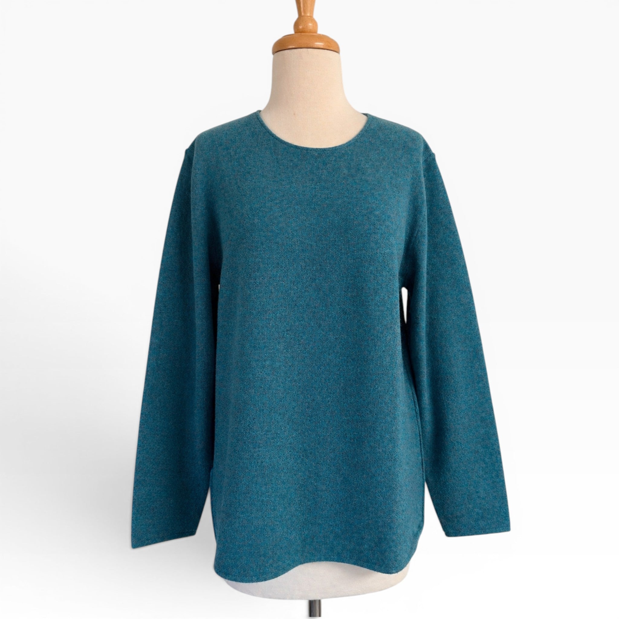 Women’s Classic Cerrada Tunic for winter layering in Teal