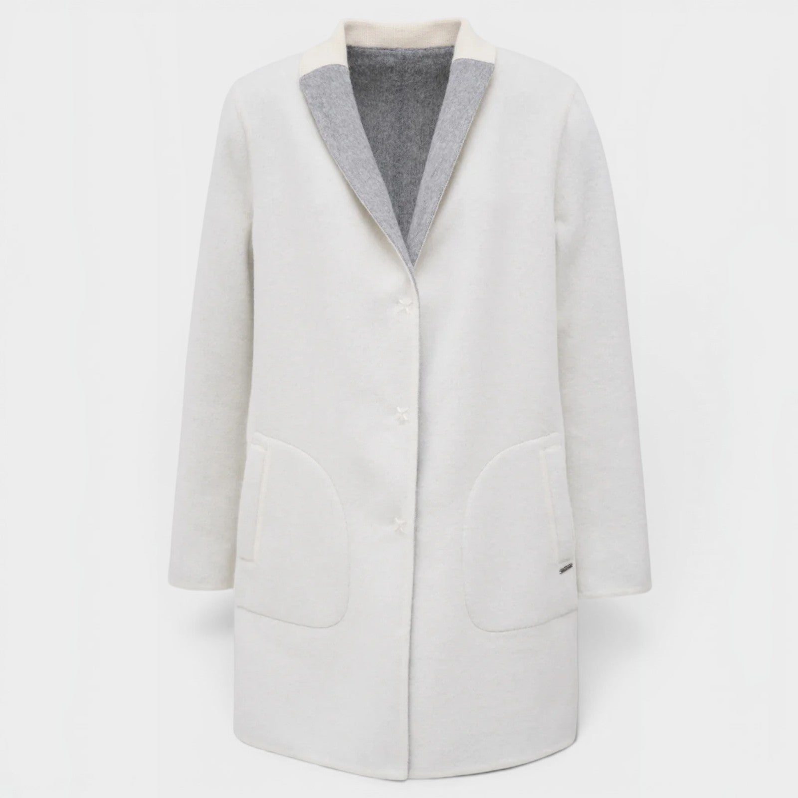 Women’s reversible alpaca wool coat with soft contrasting collar