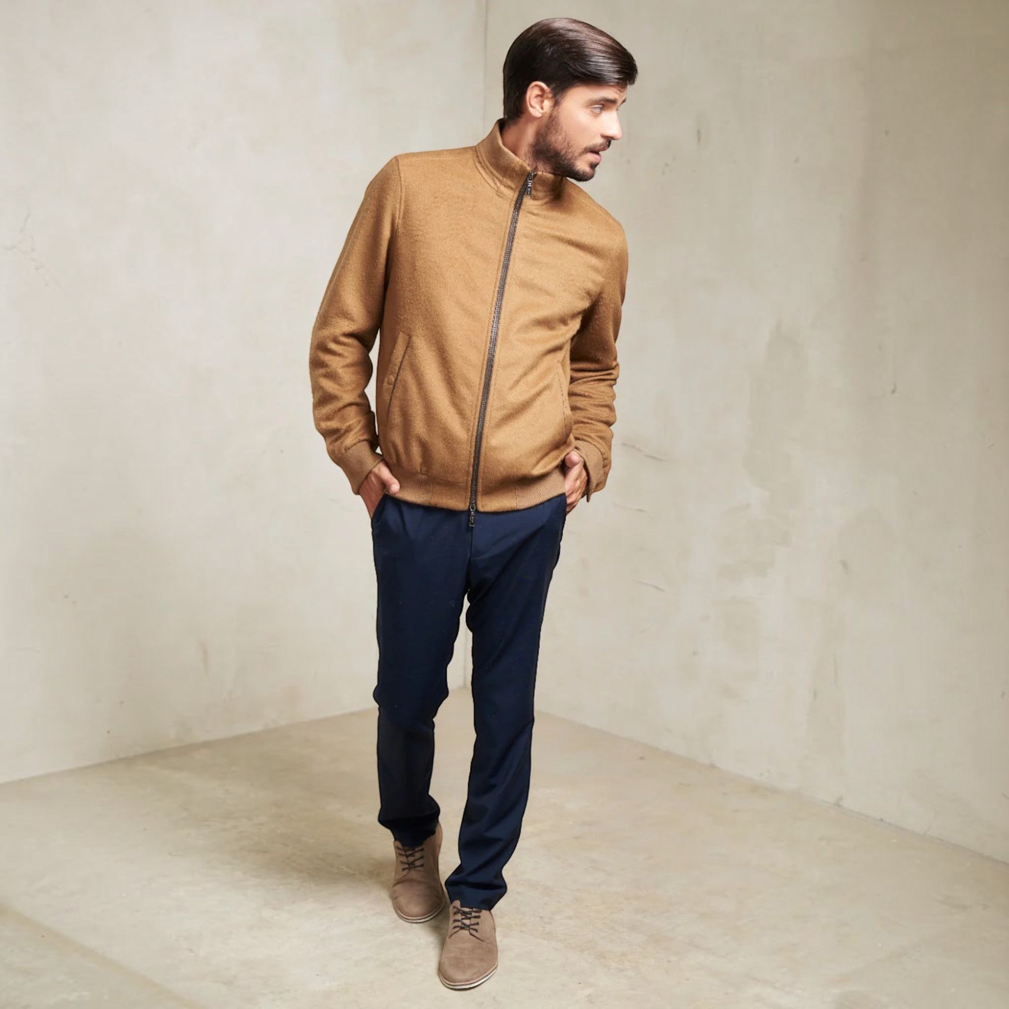 Men’s classic full-zip alpaca jacket with comfortable tailored fit in camel