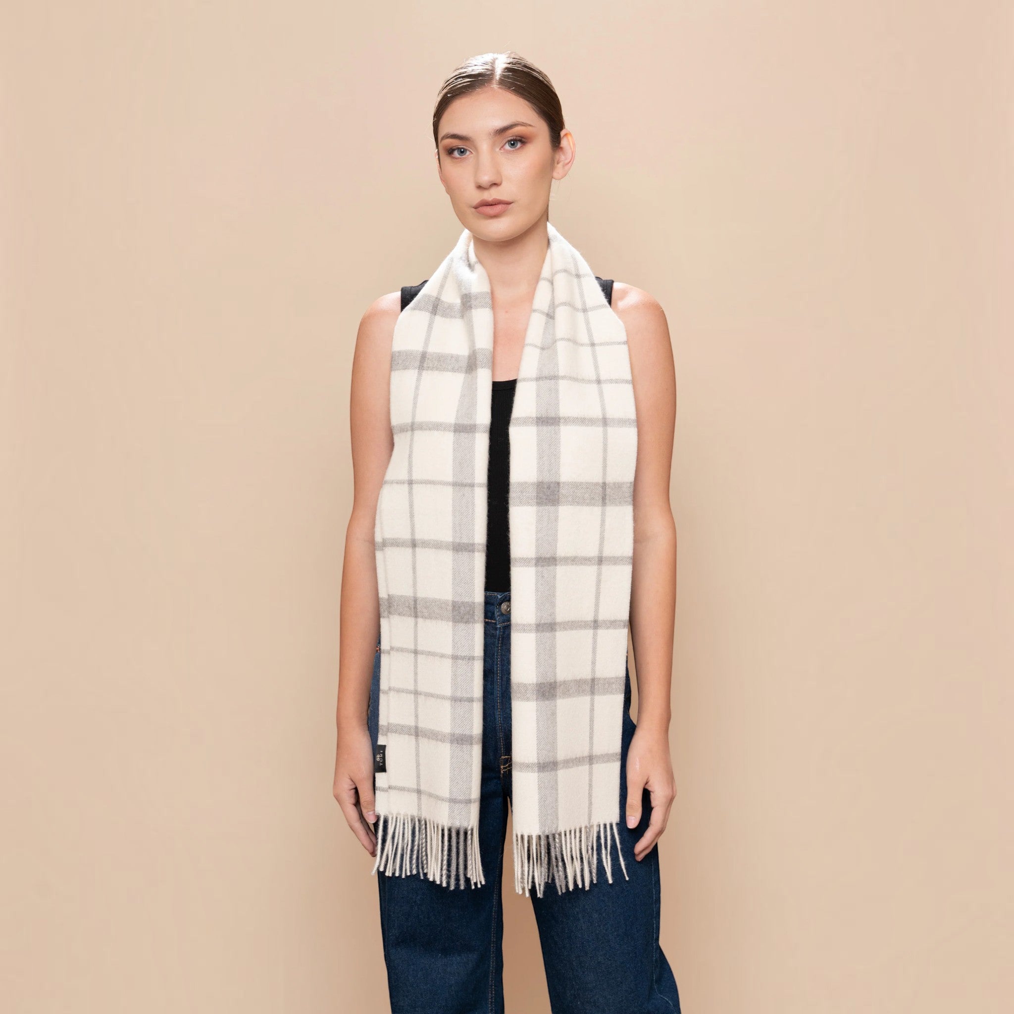 Ecru and light grey undyed plaid scarf in 100% Baby Alpaca Eco with brushed finish and twisted fringes