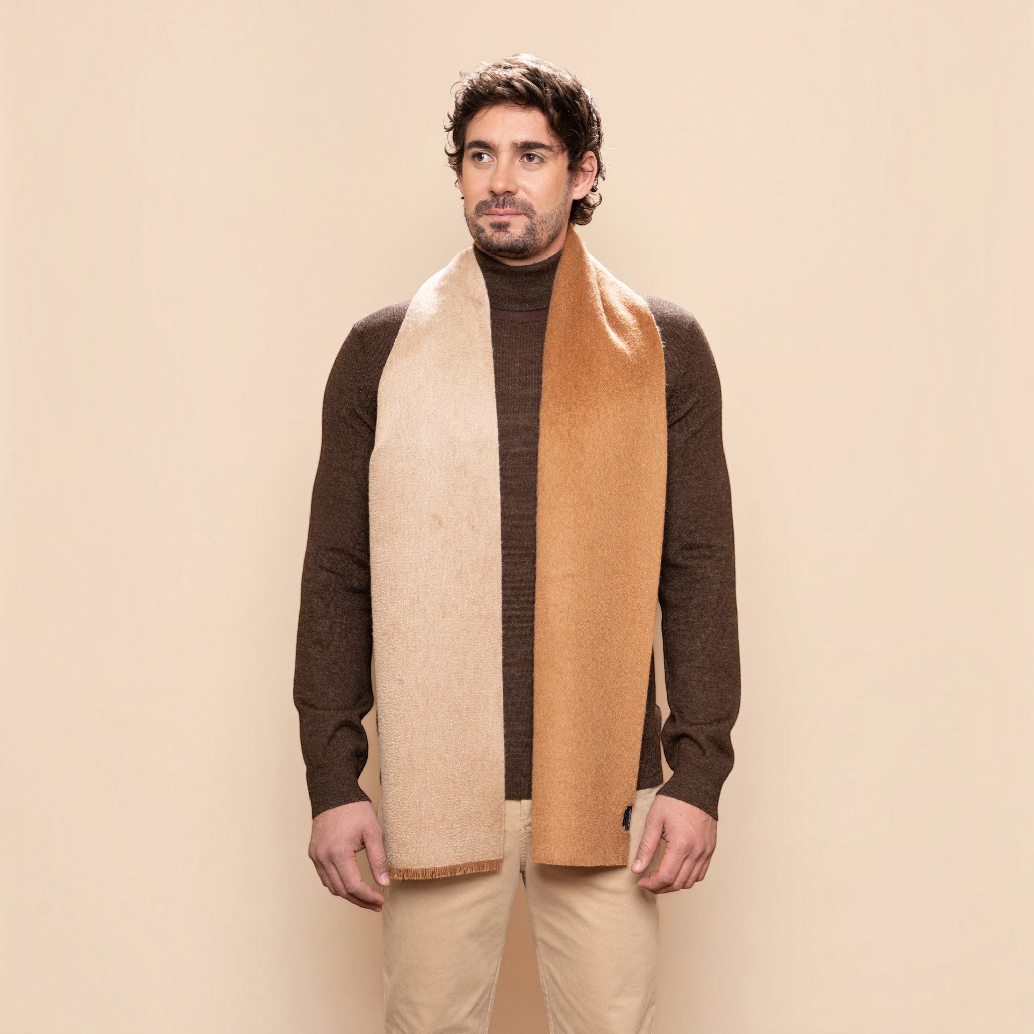 Beige and camel reversible Baby Suri Alpaca scarf with warm neutral two-tone design