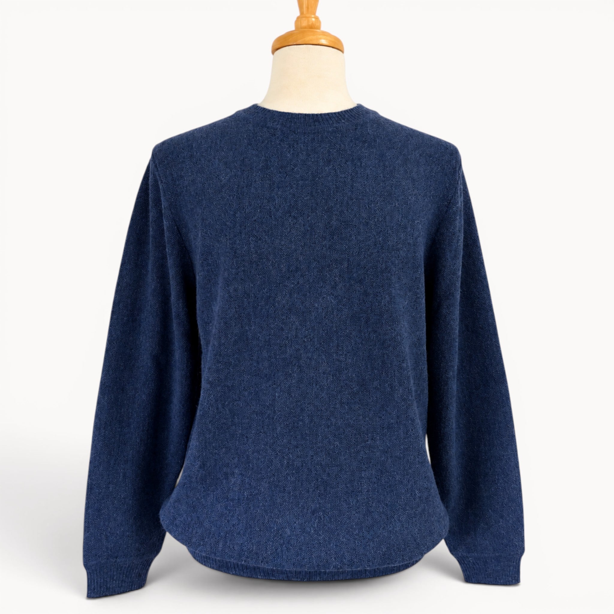 Men’s Baby Alpaca crew sweater featuring classic links stitch knit