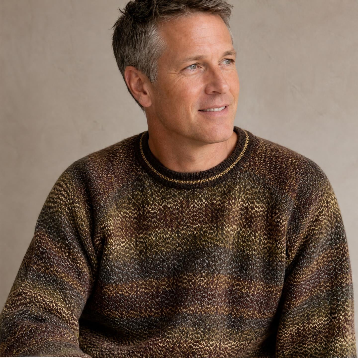 Warm lightweight men’s alpaca jumper in brown multicolour design