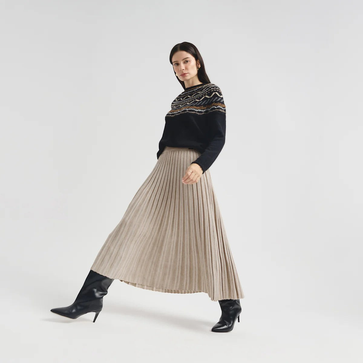 Women’s luxury Baby Alpaca and Silk skirt with soft pleated texture