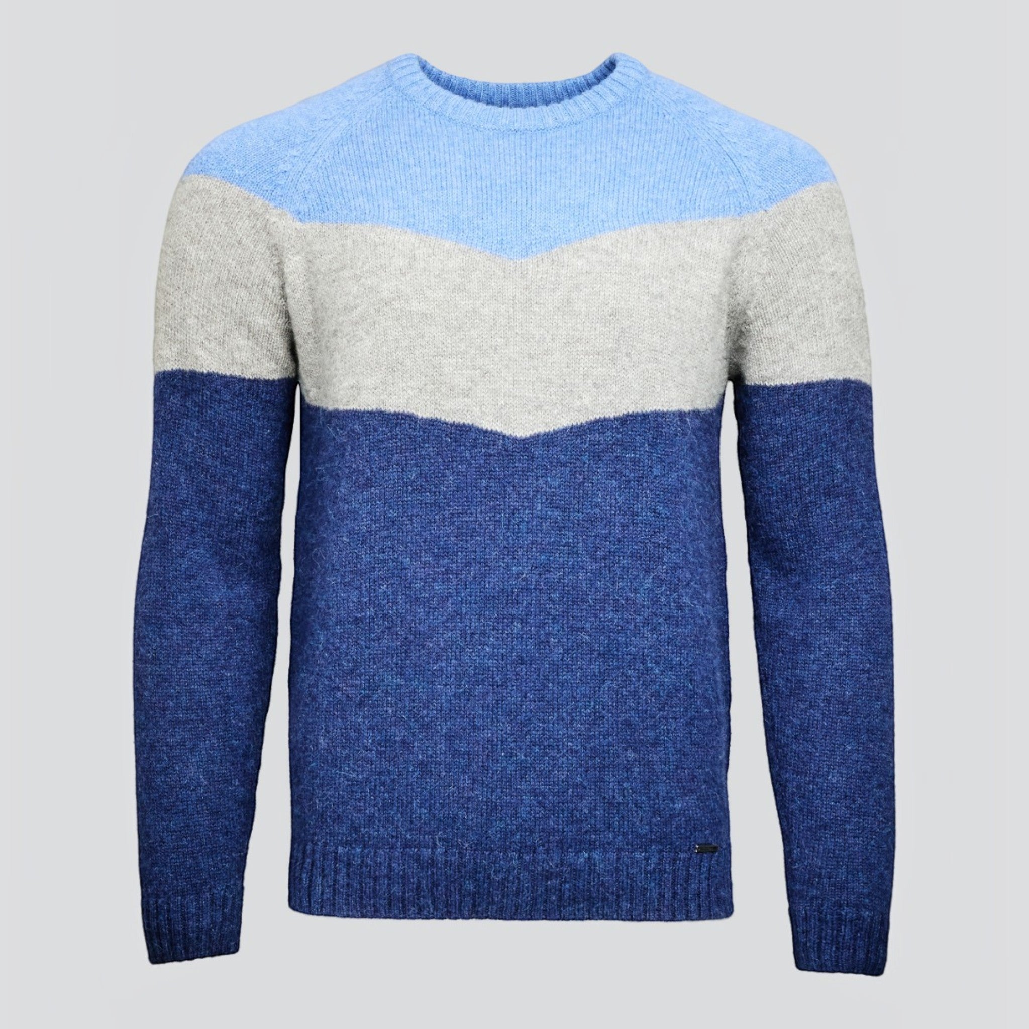 Yanick men’s alpaca sweater with raglan sleeves and ribbed neckline